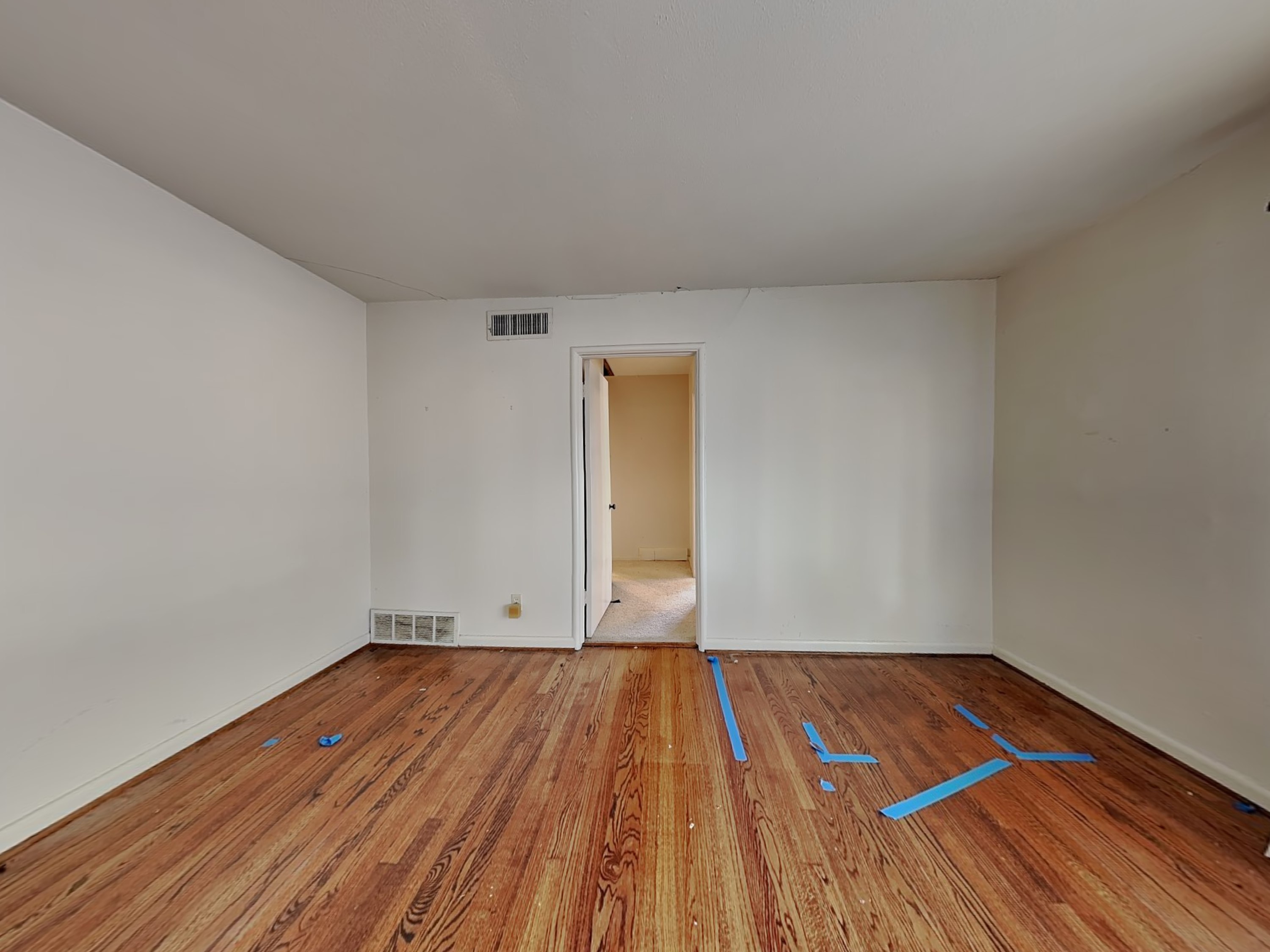 Jane Lane living room before renovation