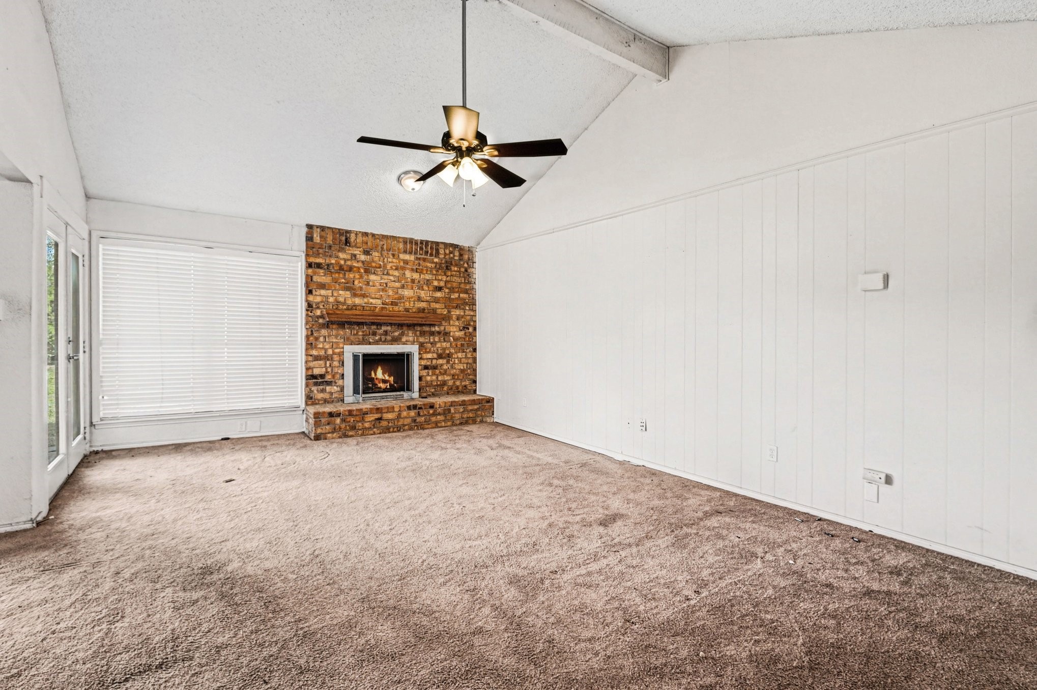 Watauga living room before renovation
