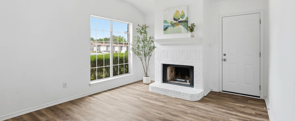 Crimnson Ct living room after